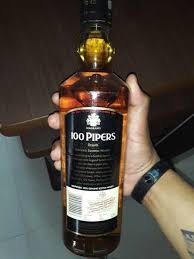 100 Pipers 750 ml bottle